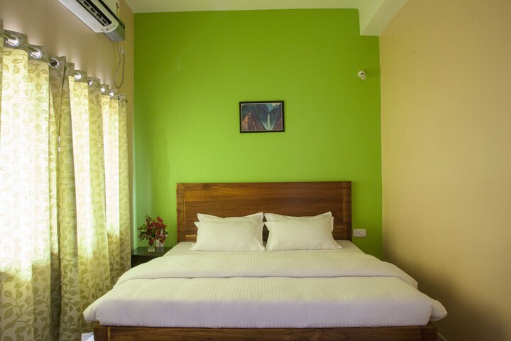 Room 5 of 13