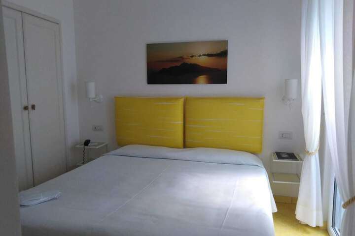 Room 22 of 96
