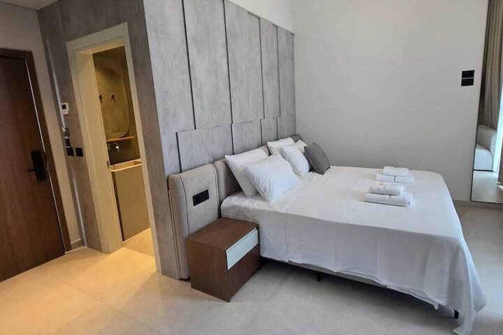 Room 5 of 42