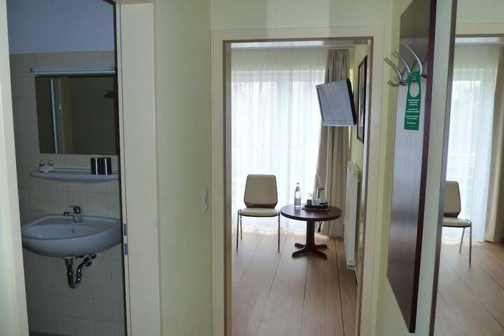 Room 11 of 49