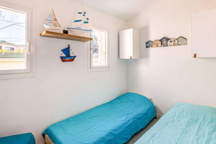 Room 2 of 9