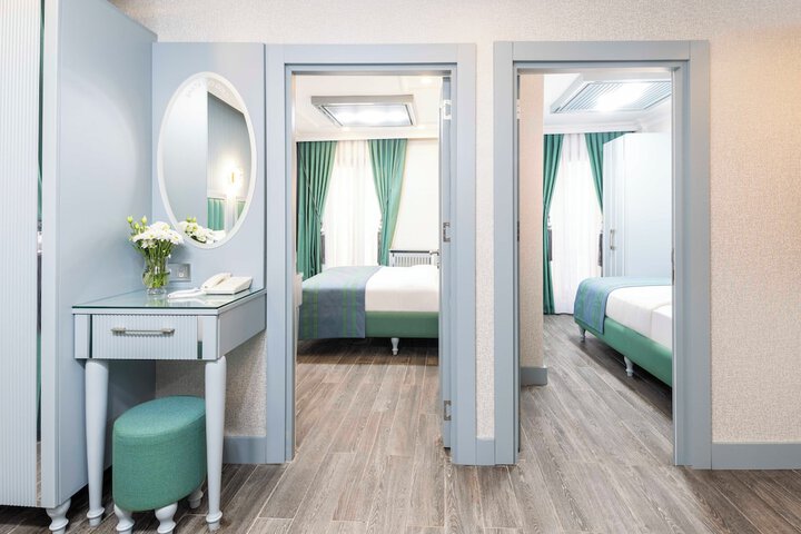 Room 25 of 107