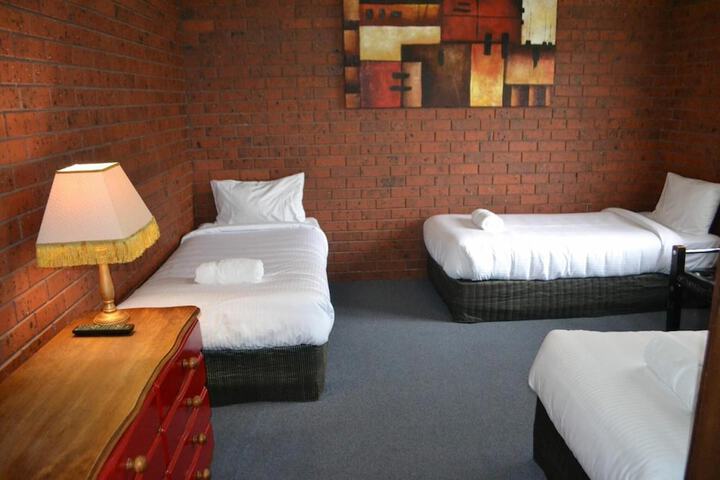 Room 12 of 40