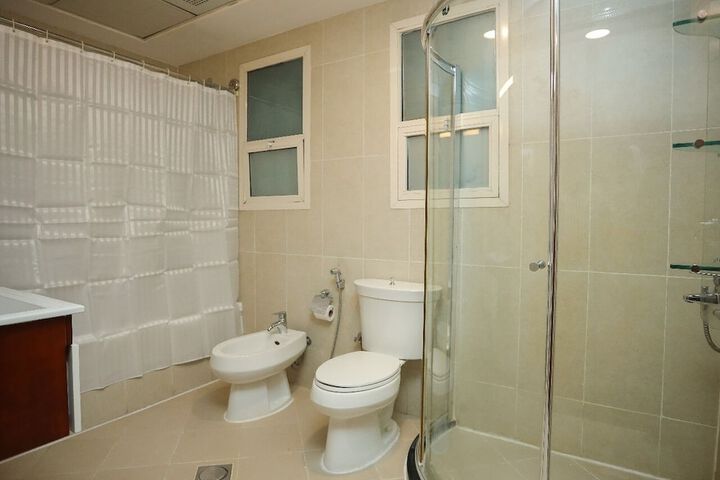 Room 10 of 16