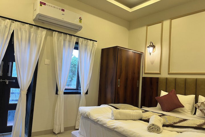 Room 13 of 52