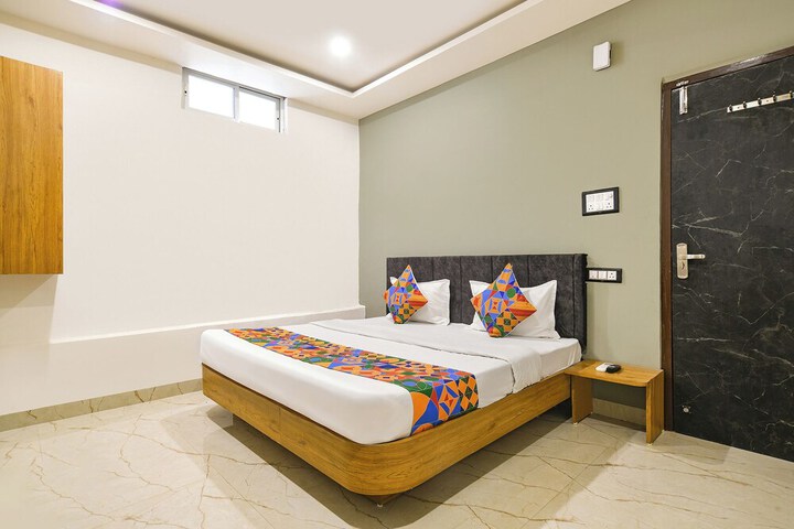 Room 20 of 29