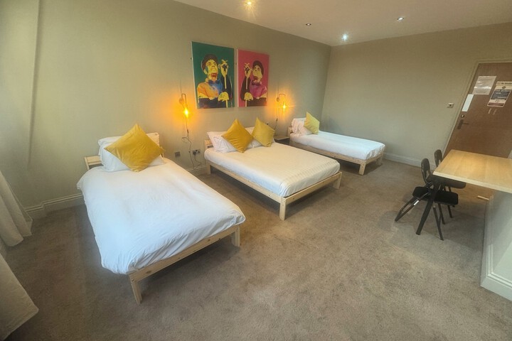 Wasters Arts Bar Hotel in Wallsend