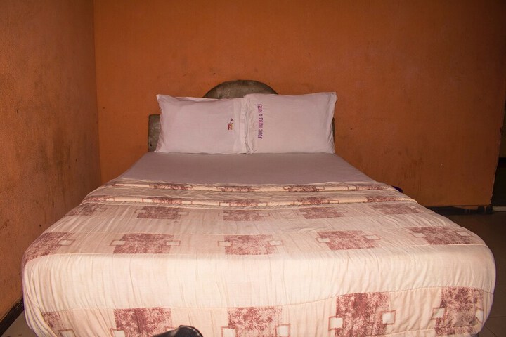 Room 21 of 53