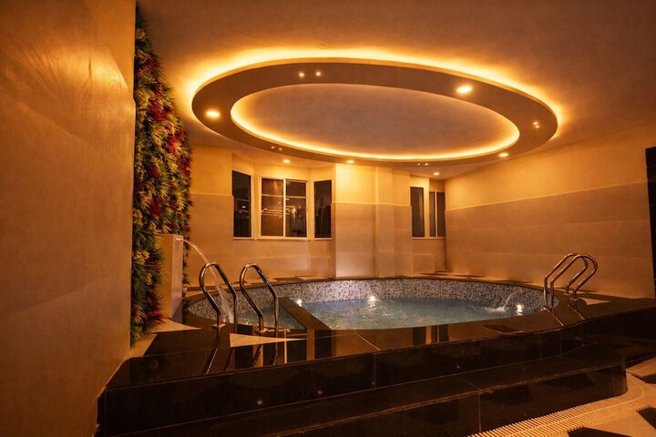 Pool 34 of 58