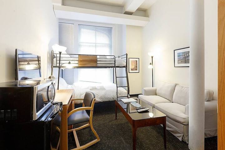 Room 28 of 46