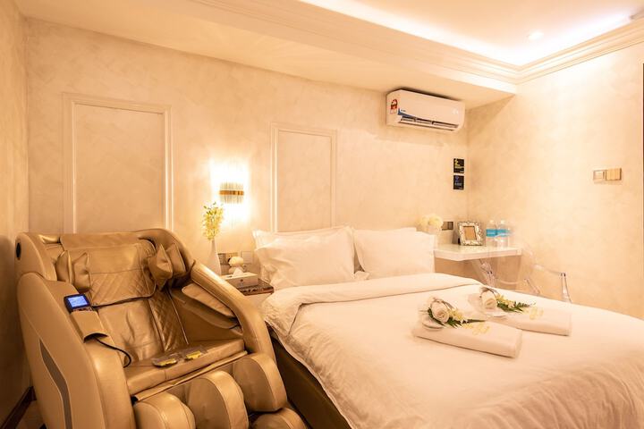 Room 15 of 44