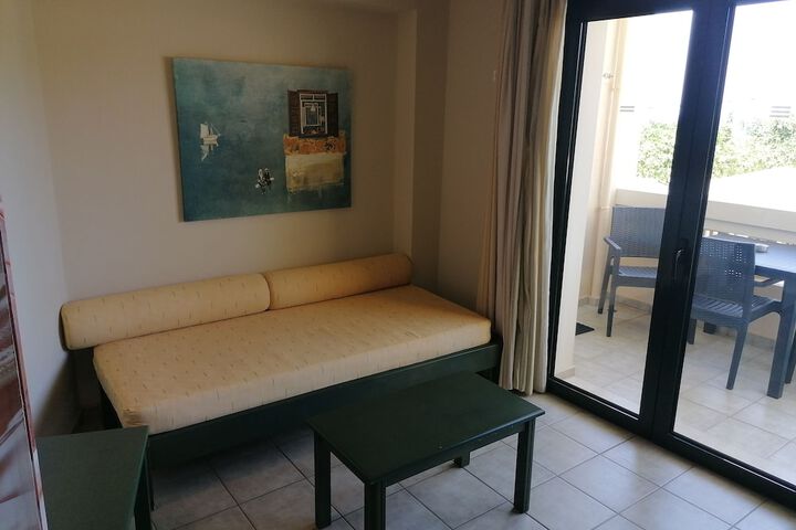 Room 27 of 134