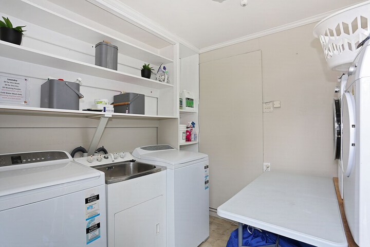 Room 17 of 31