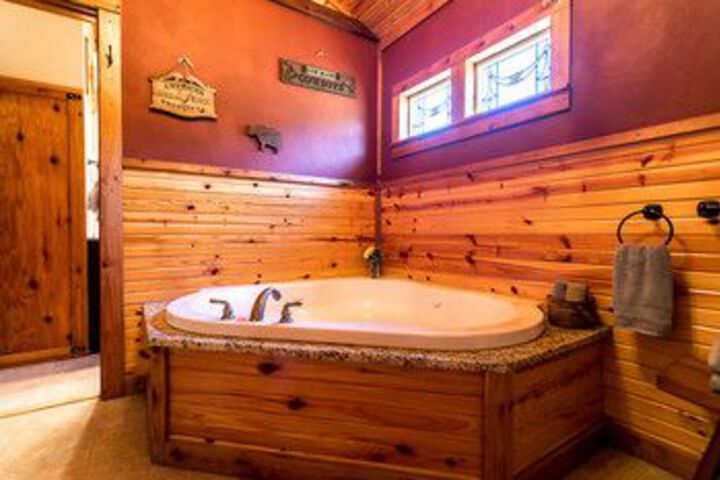 Hot Tub 10 of 13