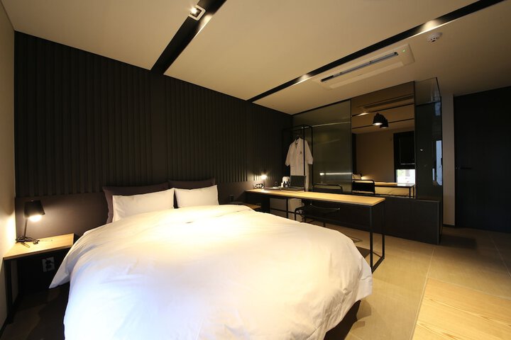 Room 7 of 41
