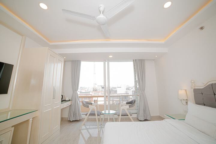 Room 14 of 76
