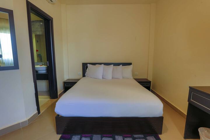 Room 13 of 68
