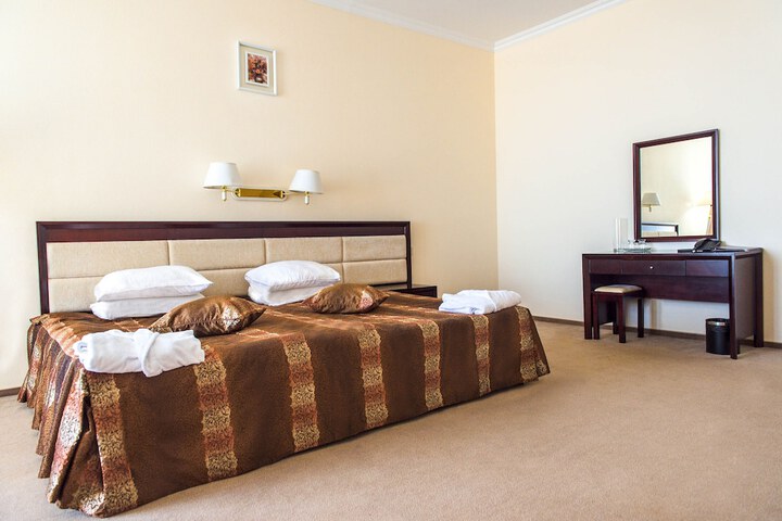 Room 8 of 42