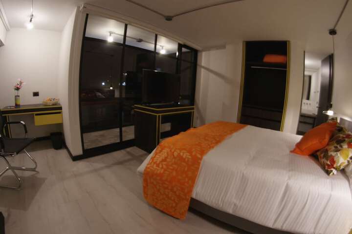 Room 11 of 21