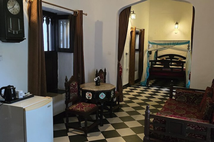 Room 44 of 127