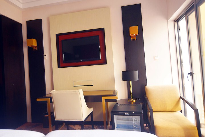 Room 26 of 50