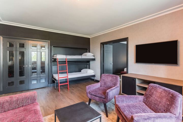 Room 14 of 86