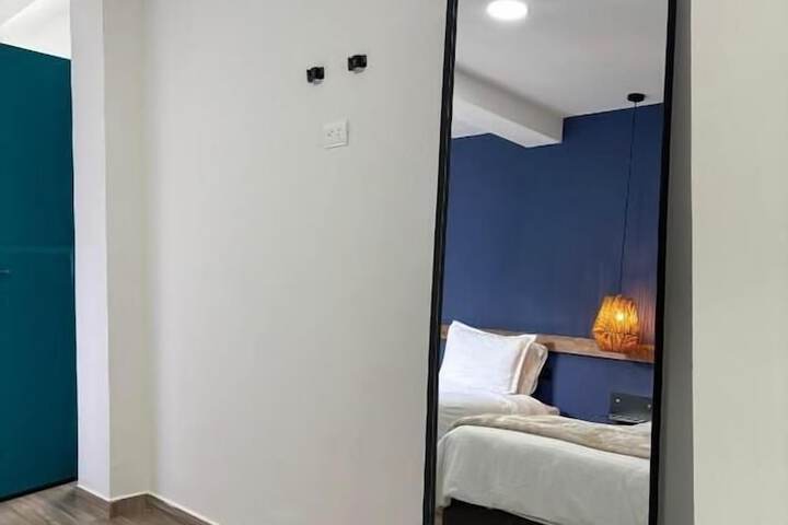 Room 3 of 38