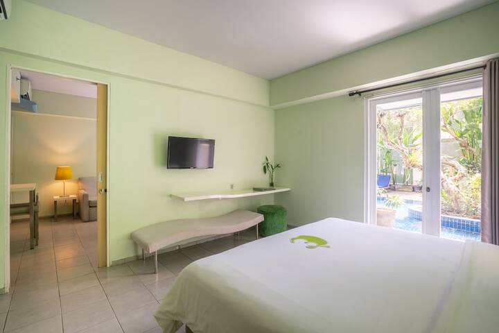 Room 14 of 38