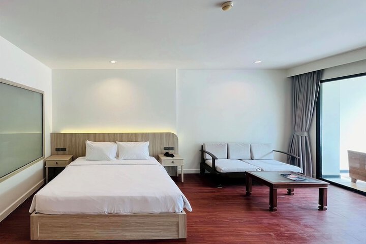 Room 12 of 72