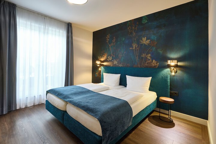 Room 12 of 20