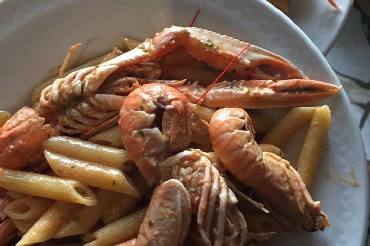 Dining 33 of 63