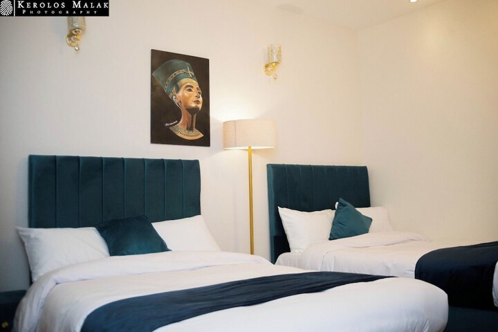 Room 2 of 9