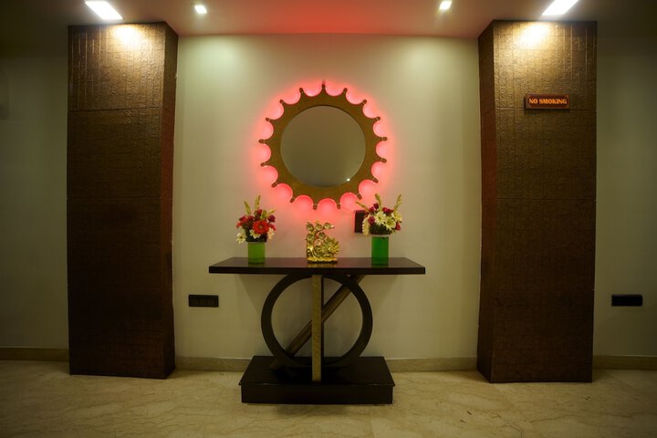 Room 32 of 48