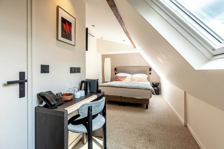 Room 43 of 82