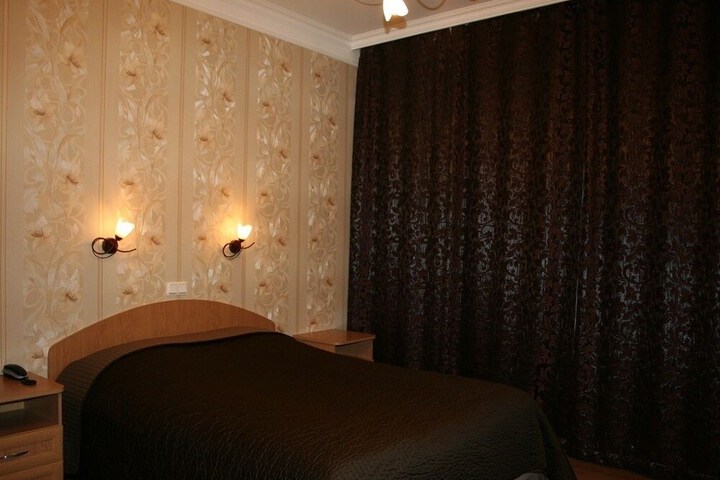 Room 10 of 28