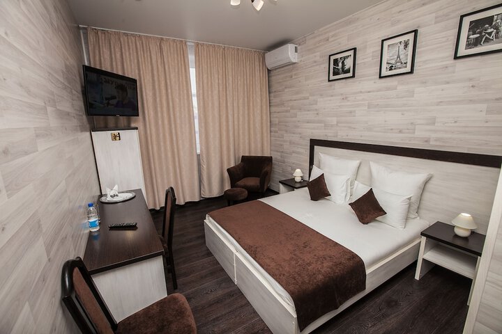 Room 11 of 23