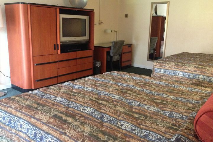 Room 4 of 49