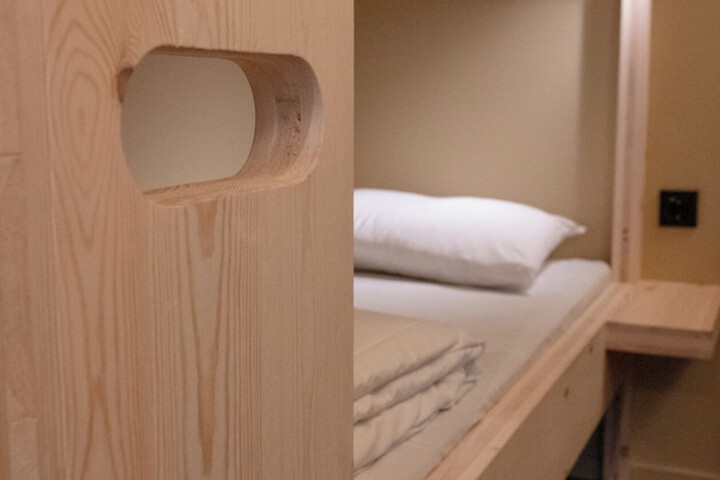 Room 12 of 76