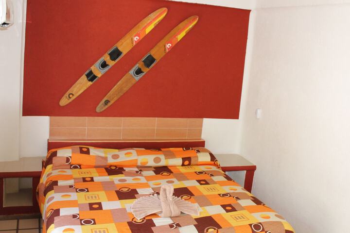 Room 3 of 40