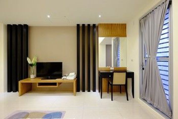 Room 30 of 33