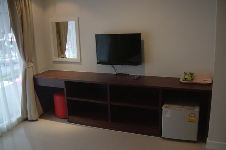 Room 33 of 60