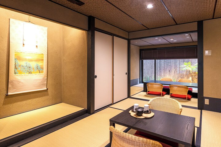 Room 19 of 52