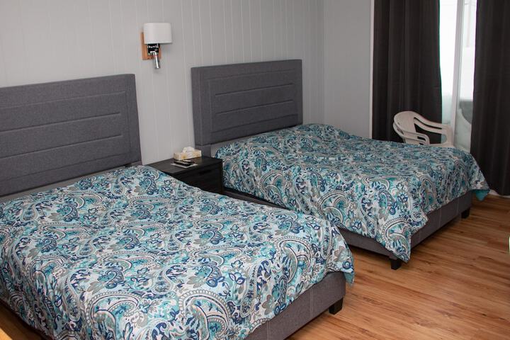 Room 18 of 106