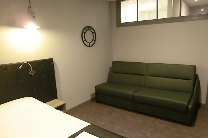 Room 17 of 62