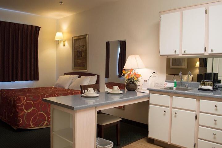 Room 3 of 28