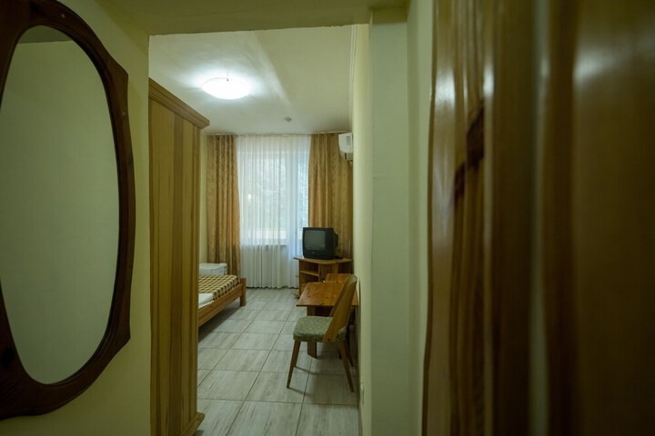 Room 10 of 47