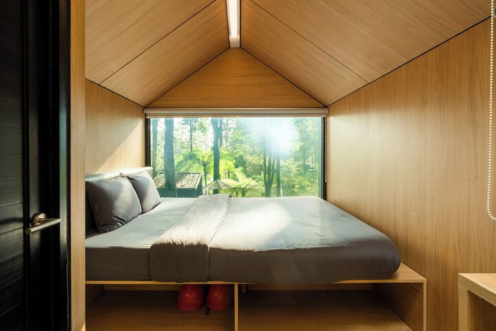 Room 3 of 40