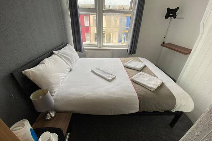 Room 16 of 35