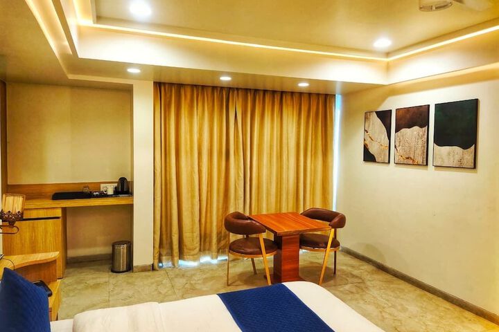 Room 17 of 34