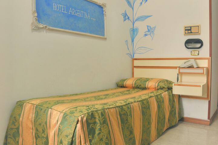 Room 8 of 20